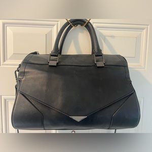 Pour la Victorie Black Leather bag